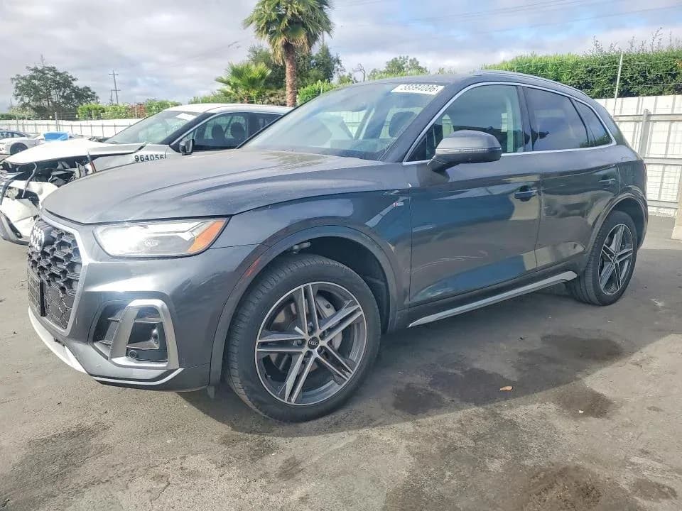 AUDI Q5 E Premium Plus