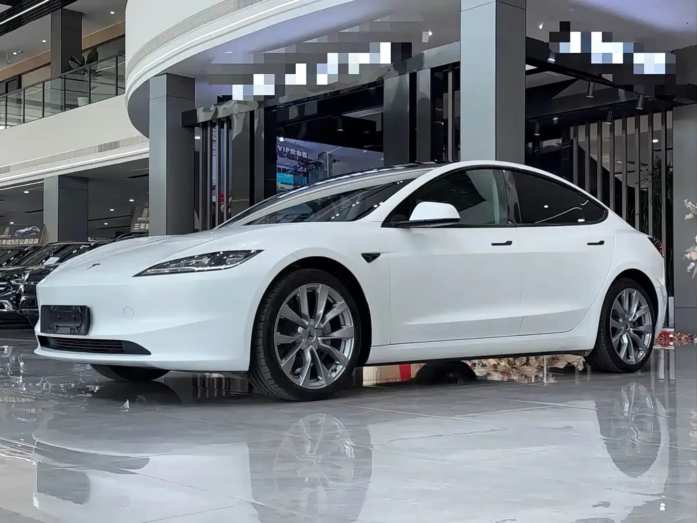 Tesla 3 Long Range All-Wheel Drive